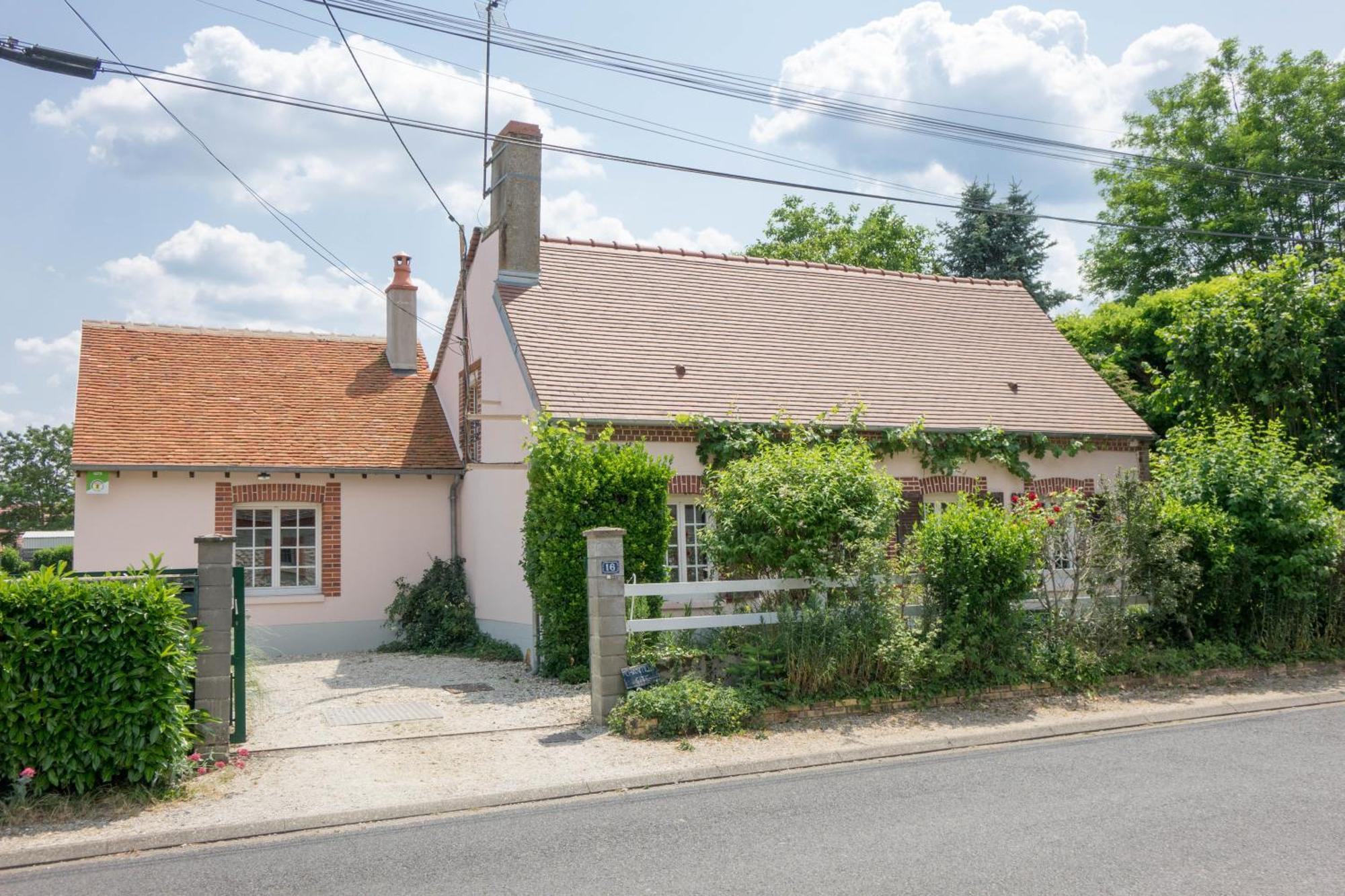 Chantilly ,Petit Dejeuner Et Table D'Hotes Possible Villa Noyers  Exterior foto